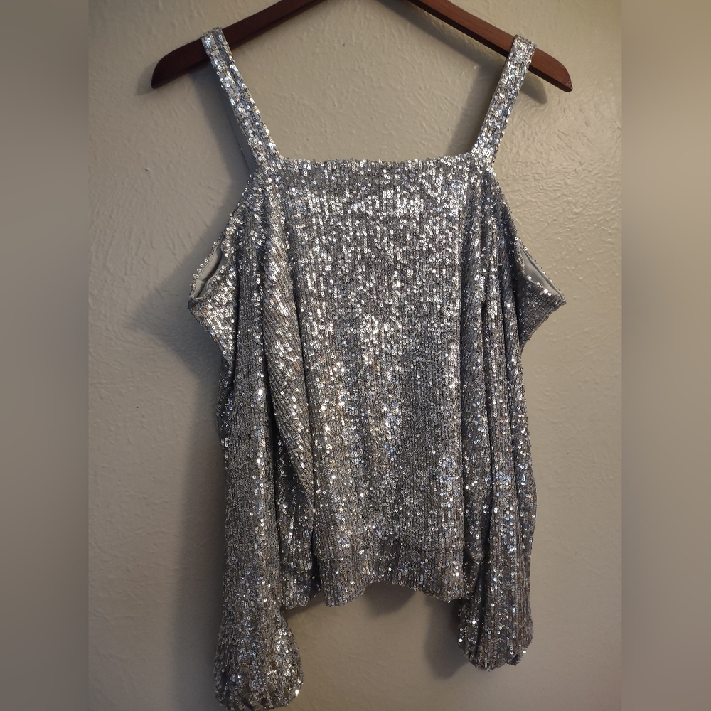 New Cable & Gauge Party Holiday Silver Sequin Cold Shoulder Blouse L - Picture 8 of 13